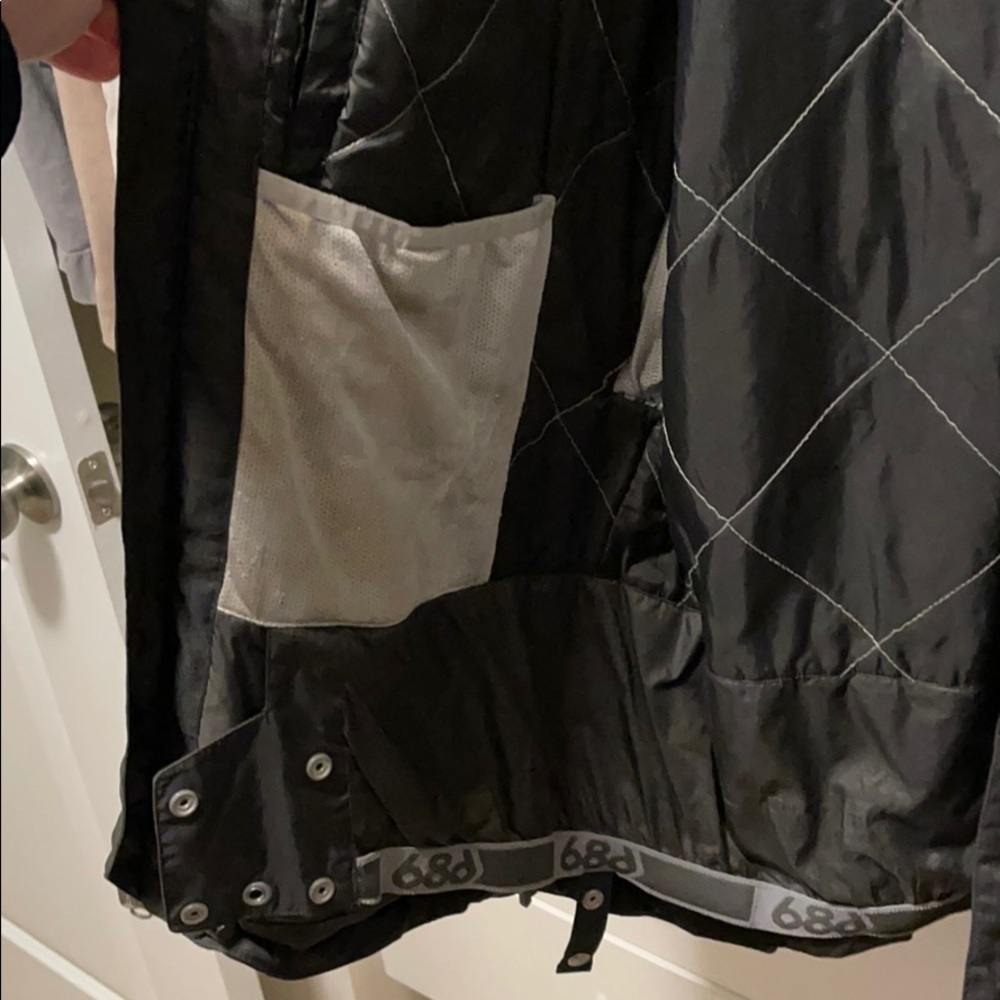 686 Ski Jacket - Picture 6 of 7